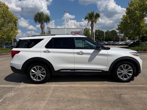 Used 2022 Ford Explorer Limited w/ Equipment Group 301A RWD image 6