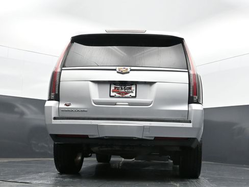 Used 2019 Cadillac Escalade Premium Luxury AWD/4WD image 39