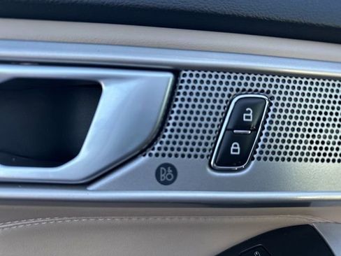 Used 2024 Ford Explorer Limited image 28