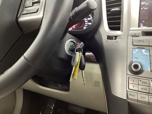 Used 2013 Subaru Legacy 3.6R Limited image 38