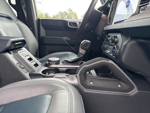 Used 2024 Ford Bronco Outer Banks AWD/4WD image 34