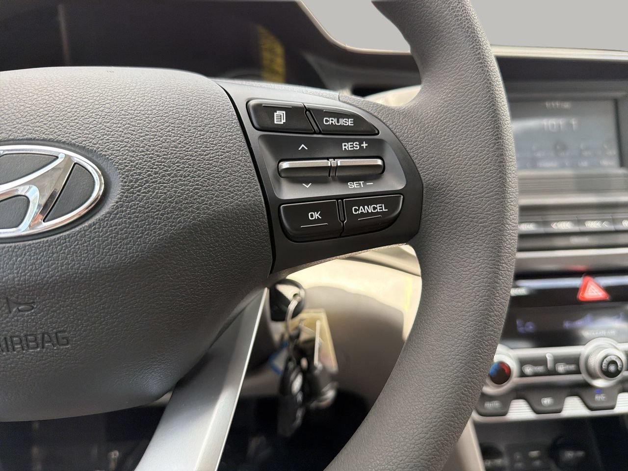 Used 2020 Hyundai Elantra SE FWD image 26