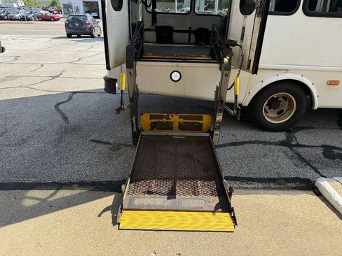 Used 2016 Ford E-450 and Econoline 450 Super Duty w/ Shuttle Bus Prep Package RWD image 9