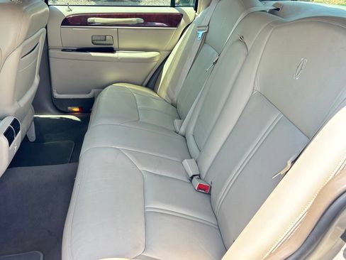 Used 2003 Lincoln Town Car Cartier RWD image 13