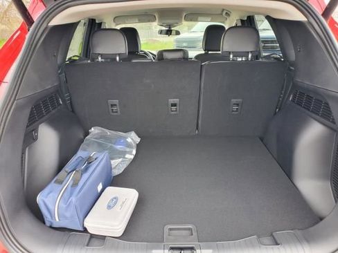 New 2024 Ford Escape SE image 9