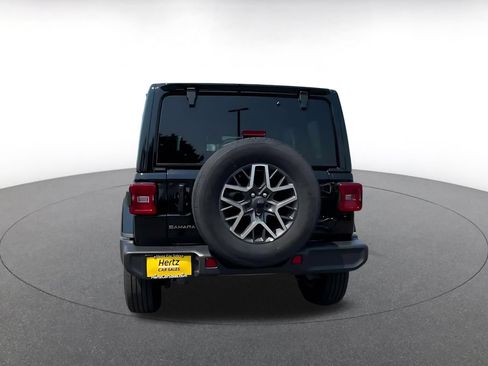 Used 2025 Jeep Wrangler Unlimited Sahara AWD/4WD image 12