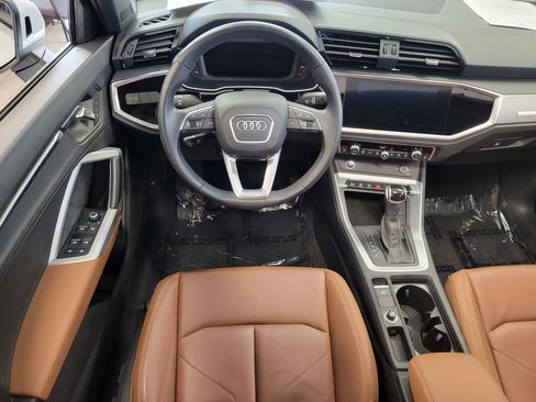 Used 2022 Audi Q3 2.0T Premium w/ Convenience Package AWD/4WD image 11
