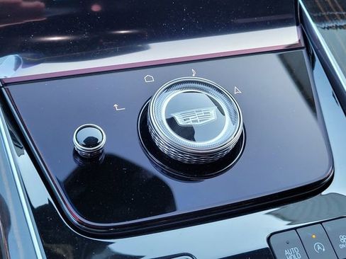 New 2025 Cadillac Escalade Premium Luxury image 12