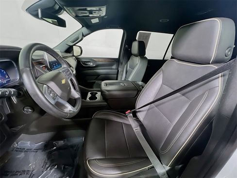 Used 2023 Chevrolet Suburban Premier image 20