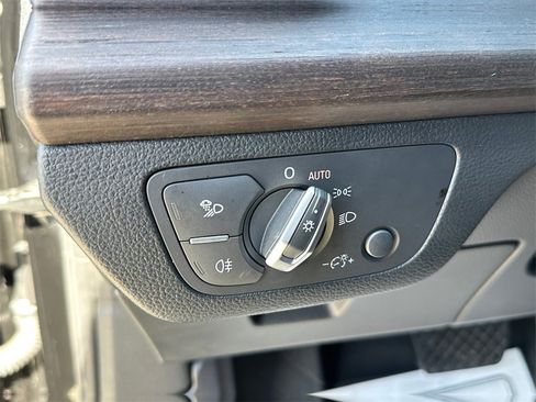 Used 2023 Audi Q5 2.0T Premium w/ Convenience Package image 31