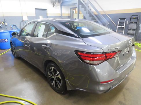 Used 2021 Nissan Sentra SV image 4