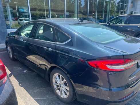 Used 2020 Ford Fusion SE FWD image 7