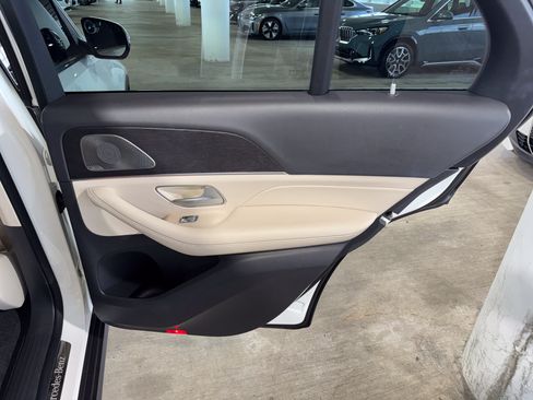 Used 2020 Mercedes-Benz GLE 350 4MATIC image 11
