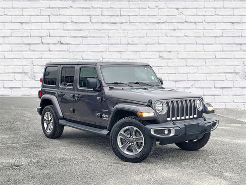 Used 2018 Jeep Wrangler Unlimited Sahara image 1