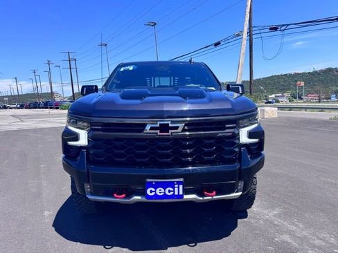 Certified 2022 Chevrolet Silverado 1500 ZR2 w/ Technology Package AWD/4WD image 16