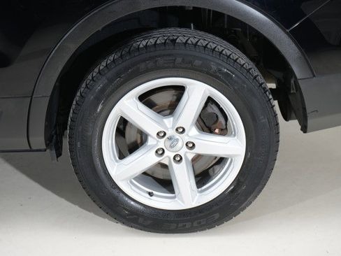 Used 2017 Ford Explorer XLT w/ Equipment Group 201A image 28