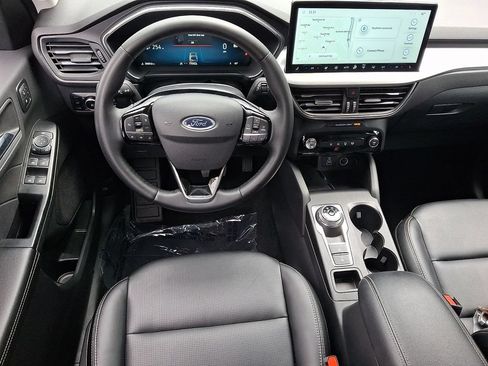 Used 2025 Ford Escape Platinum AWD/4WD image 12