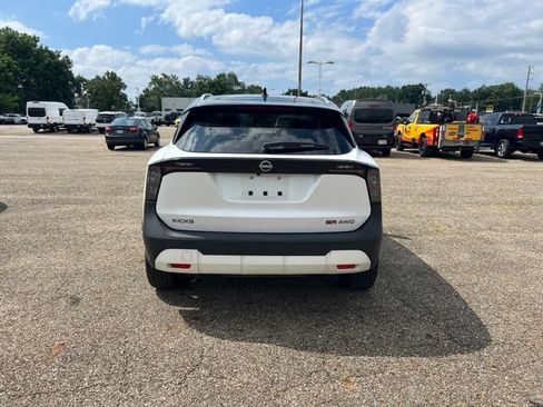 Used 2025 Nissan Kicks SR w/ SR Premium Package AWD/4WD image 4