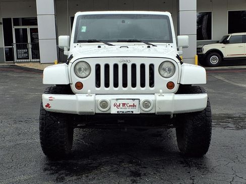 Used 2013 Jeep Wrangler Unlimited Sahara w/ Connectivity Group AWD/4WD image 2