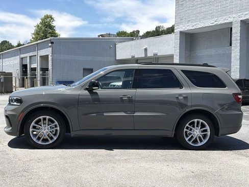 Used 2024 Dodge Durango GT RWD image 2