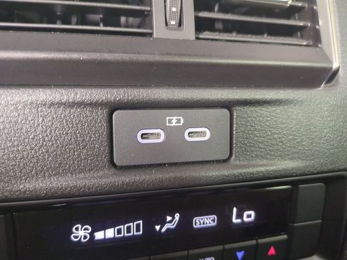 Used 2024 MAZDA CX-90 3.3 Turbo w/ Preferred Package image 17