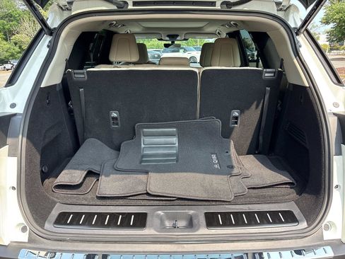 Used 2025 INFINITI QX60 Luxe w/ Lighting Package (N94) FWD image 36