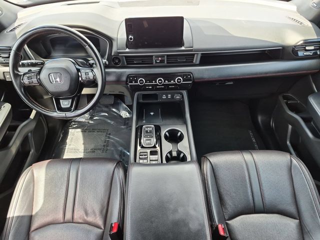 Used 2025 Honda Pilot Black Edition image 13