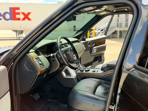 Used 2019 Land Rover Range Rover Long Wheelbase Supercharged AWD/4WD image 18