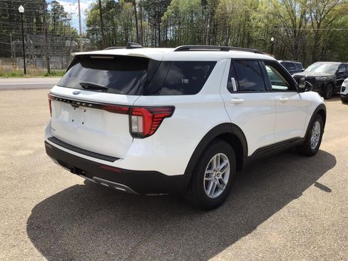 New 2026 Ford Explorer Active image 7