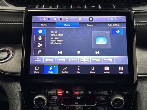 Used 2022 Jeep Grand Cherokee Overland w/ Luxury Tech Group IV image 19