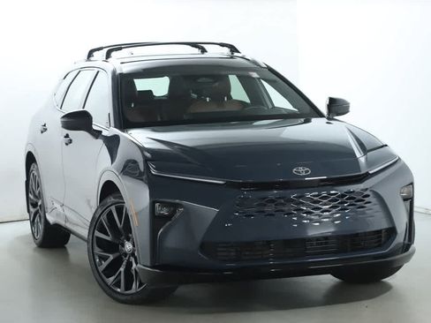 Certified 2025 Toyota Crown Signia AWD/4WD image 1