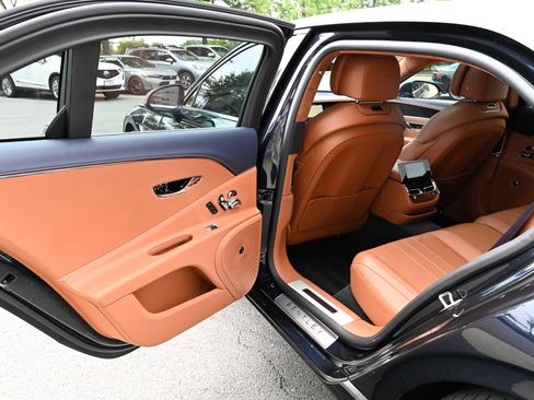 Used 2022 Bentley Flying Spur V8 AWD/4WD image 35