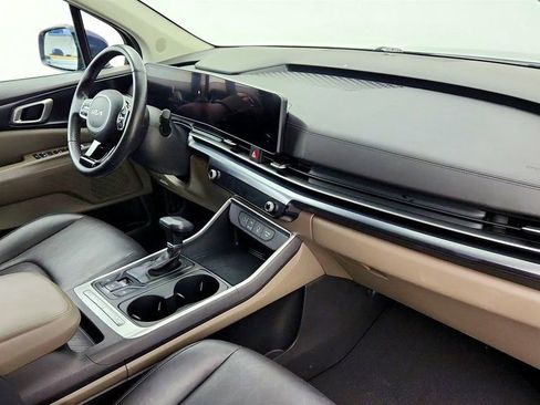 Used 2025 Kia Carnival FWD image 26