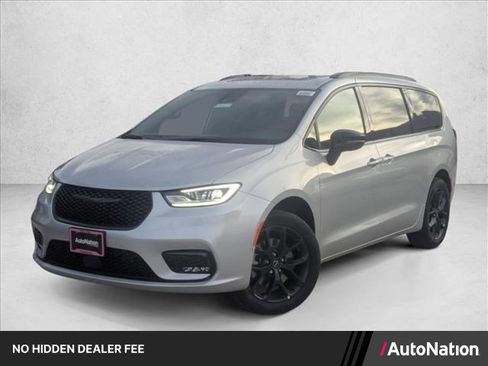 New 2026 Chrysler Pacifica Limited w/ S Appearance Package AWD/4WD image 1