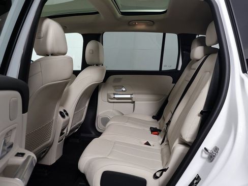 Certified 2023 Mercedes-Benz EQB 300 4MATIC image 11