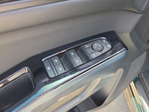 Used 2025 Nissan Pathfinder SL AWD/4WD image 17