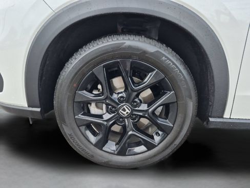 Certified 2025 Honda HR-V Sport image 29