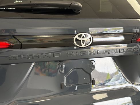 New 2026 Toyota Grand Highlander XLE AWD/4WD image 37
