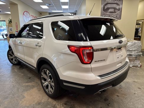 Used 2018 Ford Explorer Platinum AWD/4WD image 9