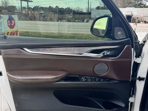 Used 2018 BMW X5 xDrive50i image 11