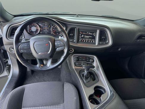 Used 2022 Dodge Challenger GT RWD image 10