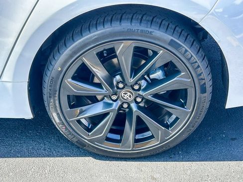 Used 2024 Toyota Corolla SE w/ SE Premium Package FWD image 12