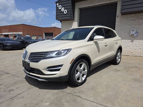 Used 2018 Lincoln MKC Premiere AWD/4WD image 3