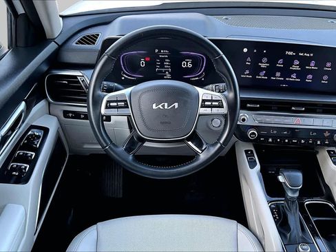 Certified 2025 Kia Telluride S FWD image 6