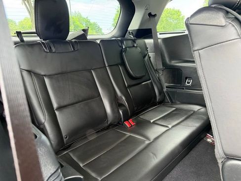 Used 2023 Ford Explorer XLT w/ Equipment Group 202A AWD/4WD image 28