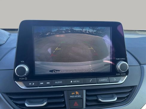 Used 2024 Nissan Altima 2.5 SR image 17