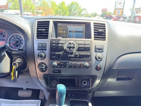 Used 2015 Nissan Armada SV AWD/4WD image 25