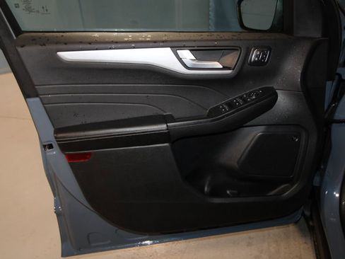 Used 2025 Ford Escape Platinum w/ Premium Technology Package image 5