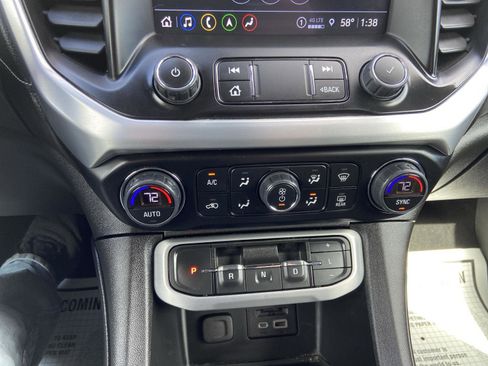 Used 2023 GMC Acadia SLT image 21