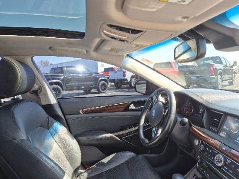 Used 2017 Kia Cadenza Technology image 10